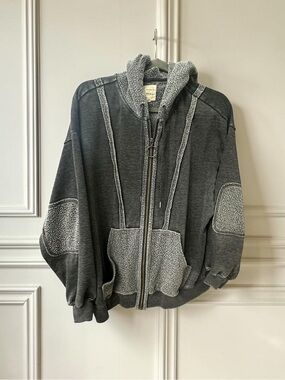 Cleo & Wolf Oversized Full Zip Lightweight Hoodie Sweatshirt. Grays. Small
